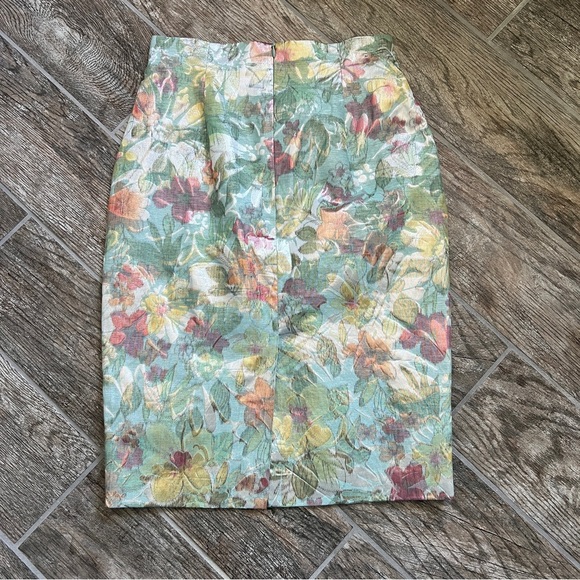 Lafayette 148 New York Chic Metallic Floral Print Pencil Skirt, Women Size 6. - Picture 3 of 6